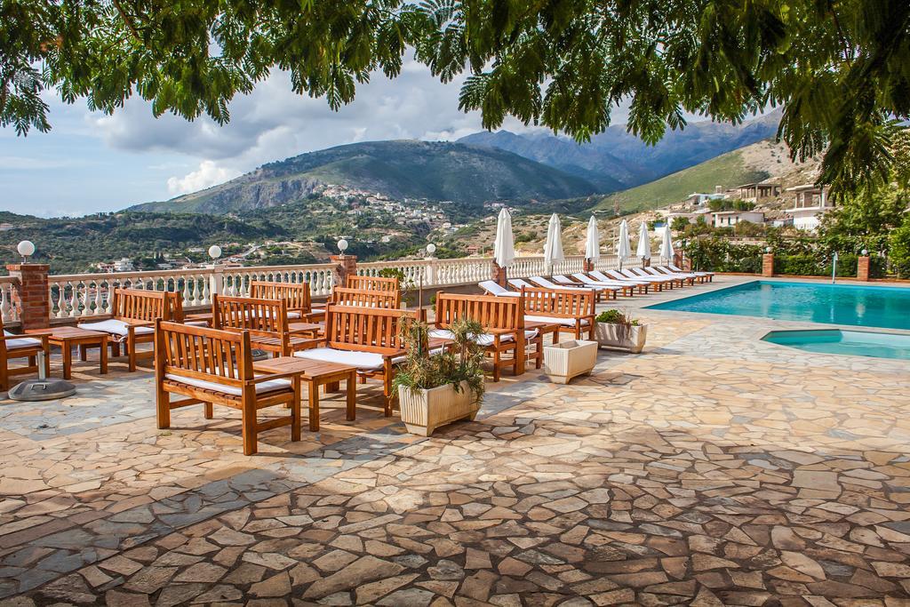 Apart-Hotel Llazari Himare Exterior foto