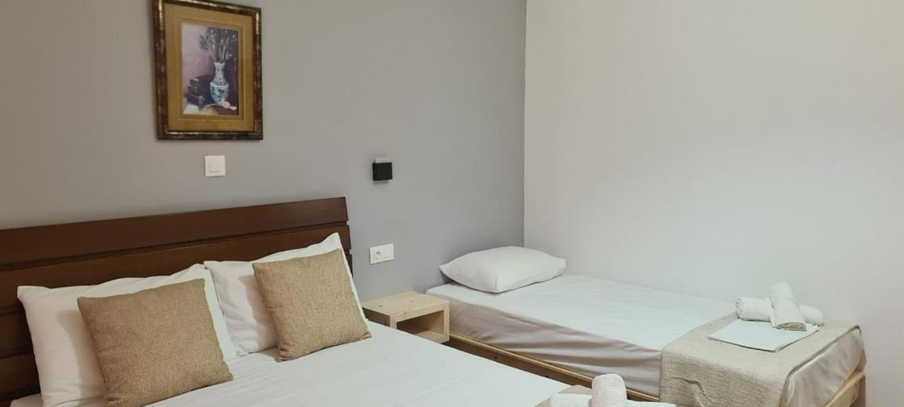 Apart-Hotel Llazari Himare Exterior foto