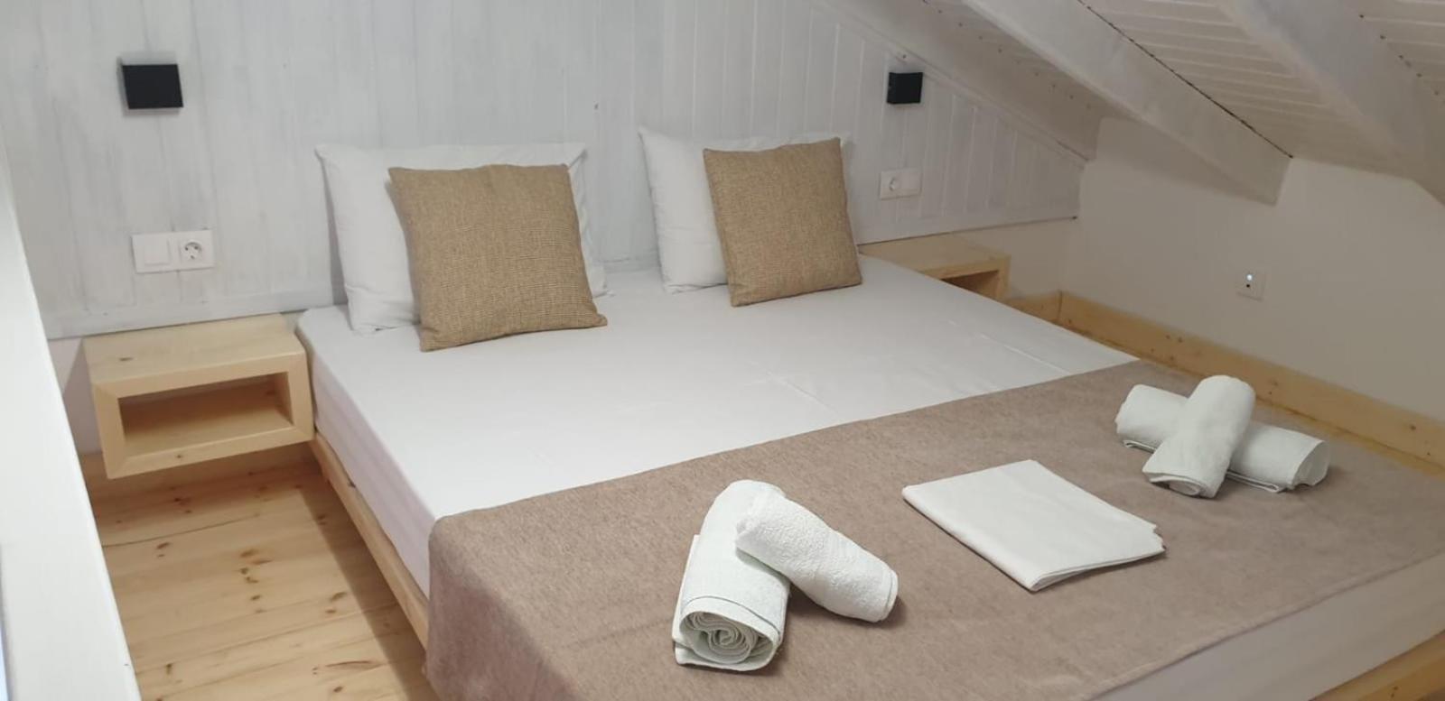 Apart-Hotel Llazari Himare Exterior foto