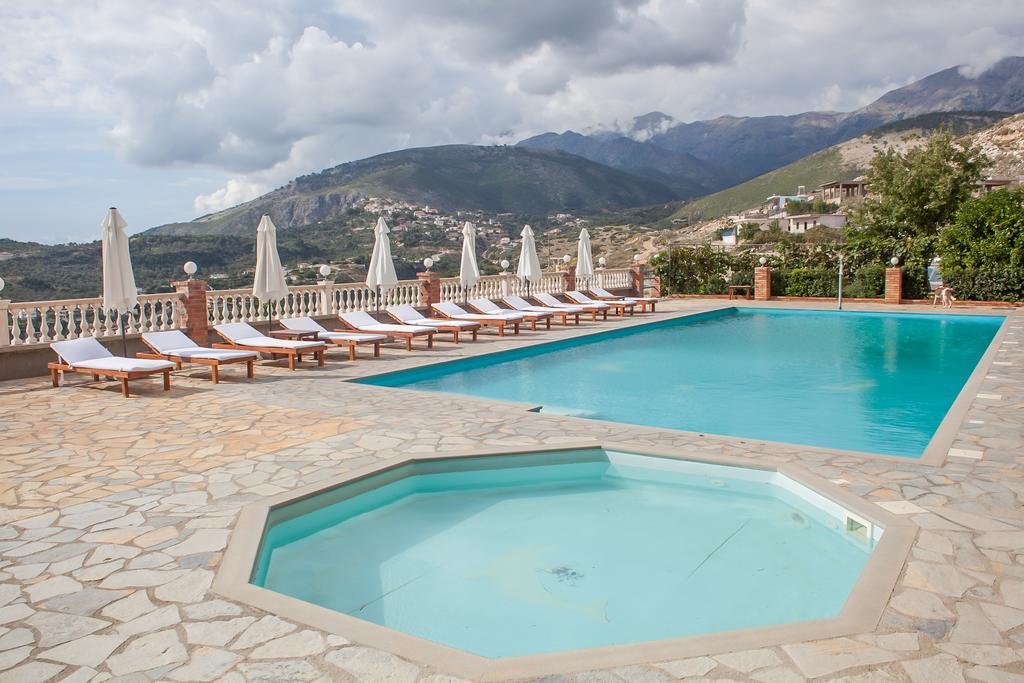 Apart-Hotel Llazari Himare Exterior foto