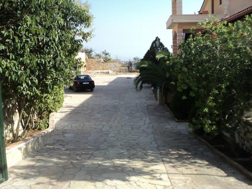 Apart-Hotel Llazari Himare Exterior foto